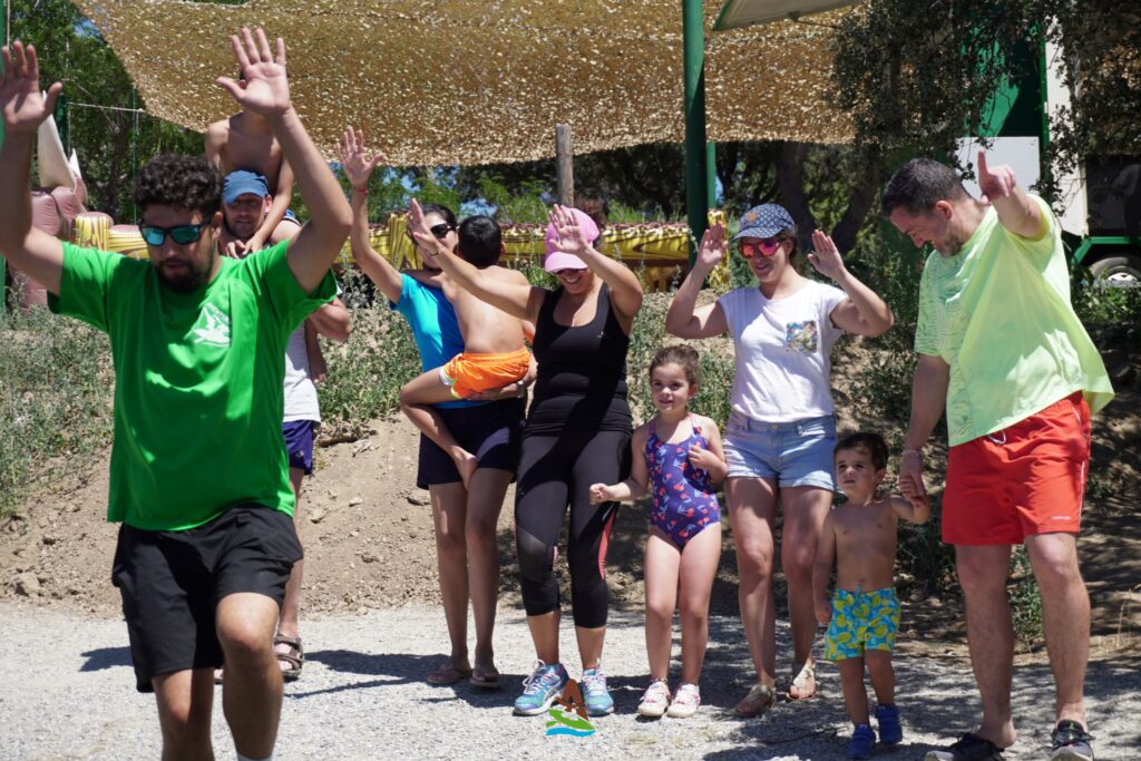 Escapada Familiar a la Sierra de Madrid: Compartiendo Experiencias en Familia