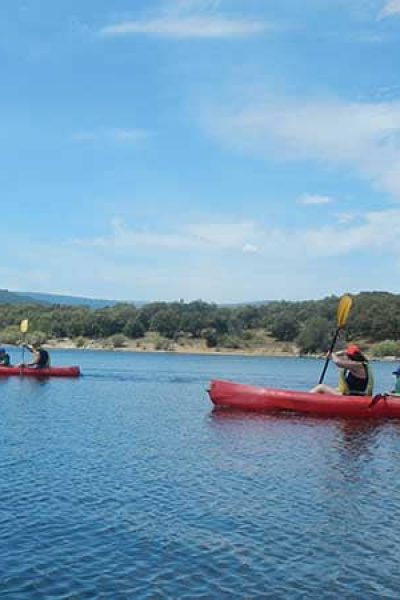 Alquiler de piragua triple - 1h y media